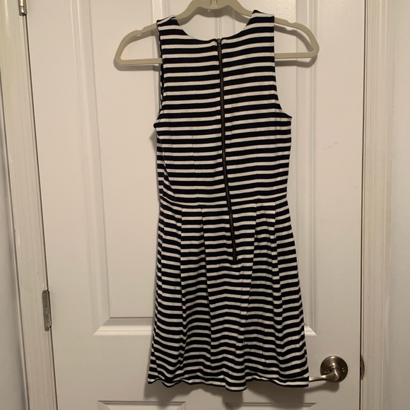Loft size 2 navy striped dress - Picture 4 of 6